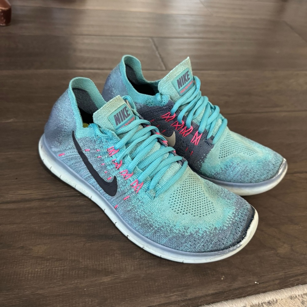 Nike Women's Teal and Pink Athletic Shoes - Picture 3 of 9